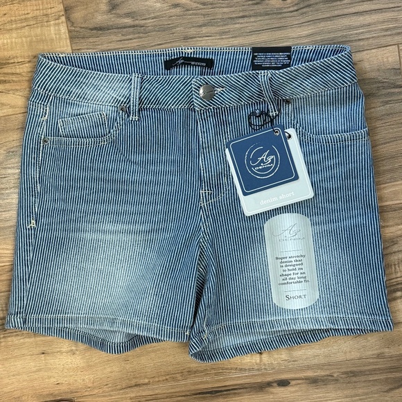 Ag Adriano Goldschmied Blue White Railroad Stripe Pattern Women's Shorts 12P NWT - Picture 1 of 9